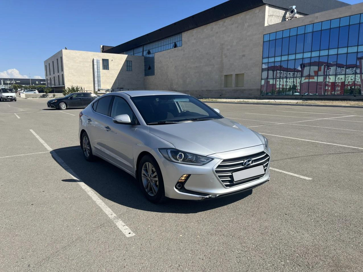 Hyundai Elantra 2018