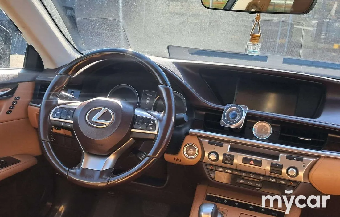 Lexus ES 2017