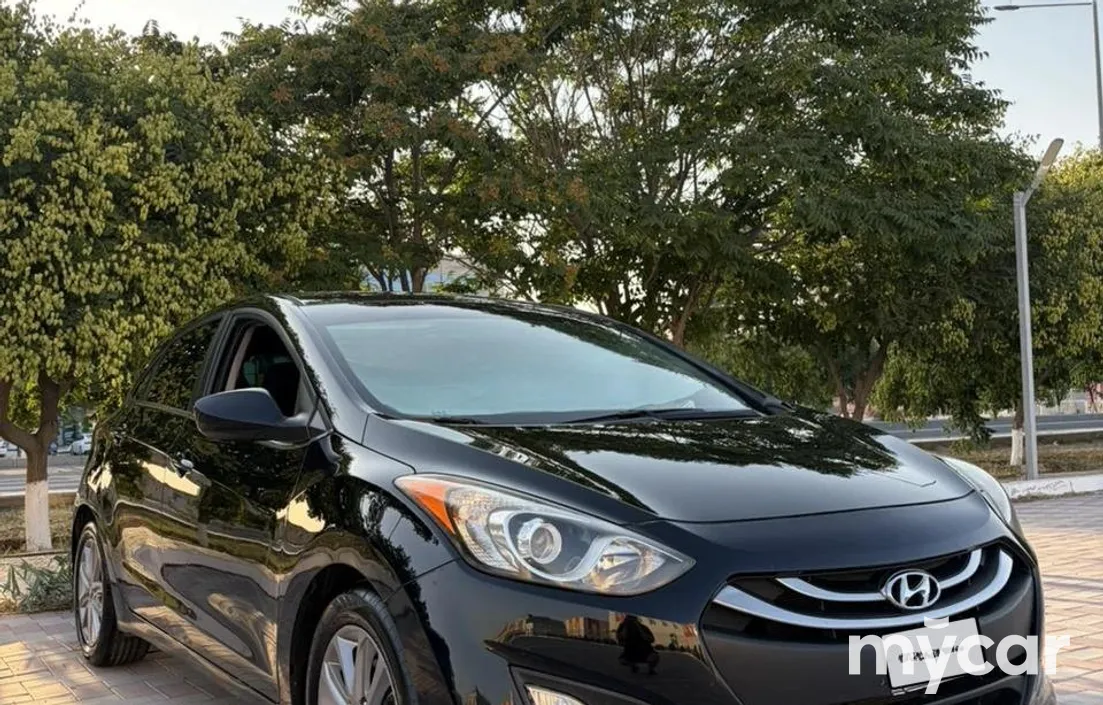 Hyundai Elantra 2012