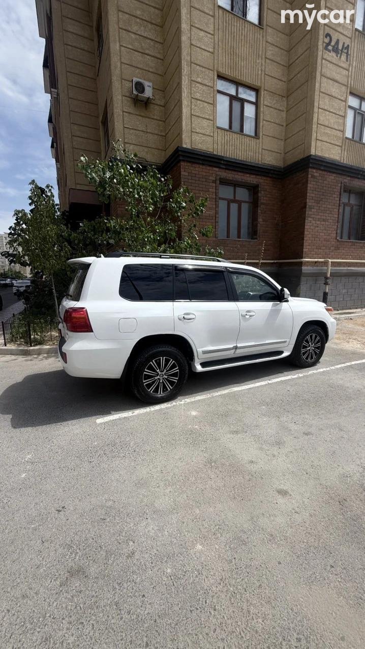 Toyota Land Cruiser 2012