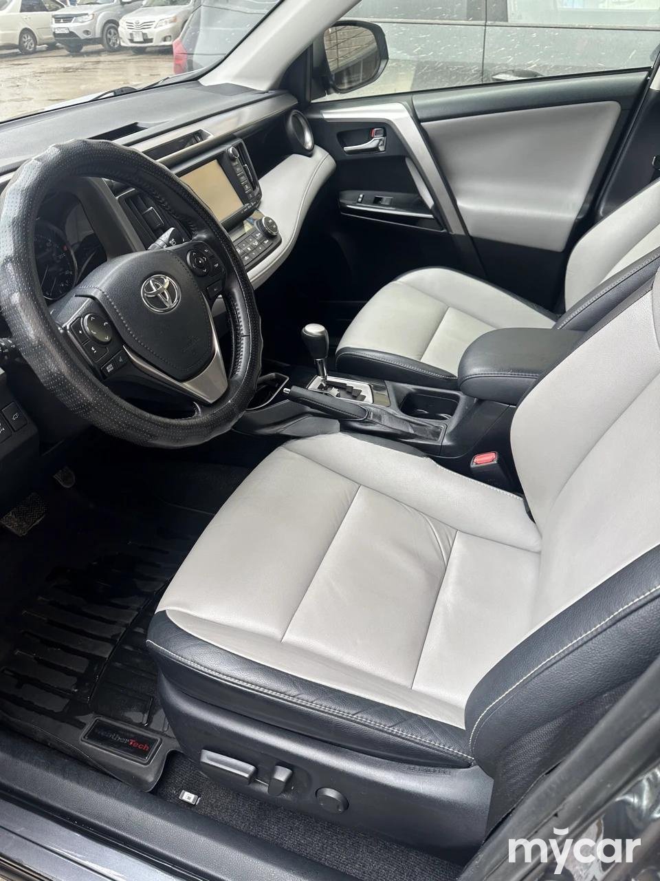 Toyota RAV4 2017