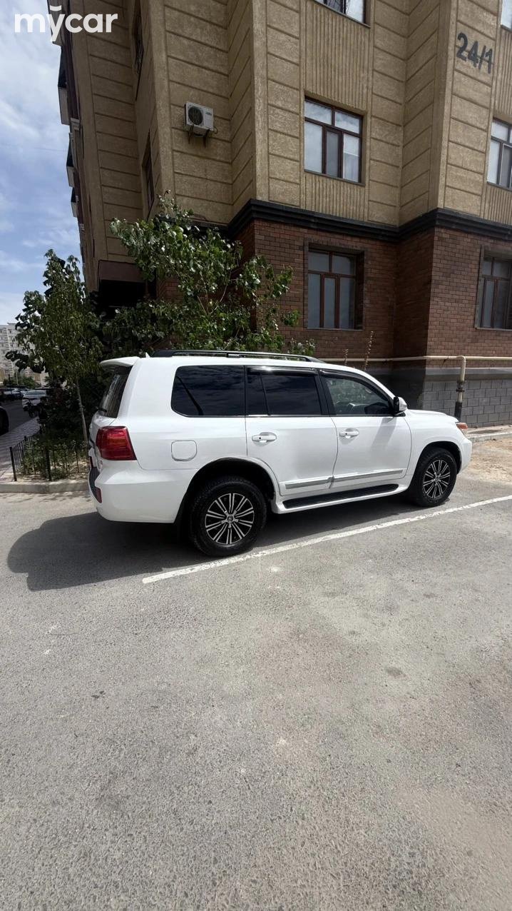 Toyota Land Cruiser 2012