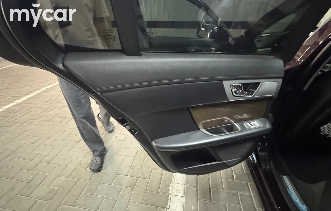 Jaguar XF 2013