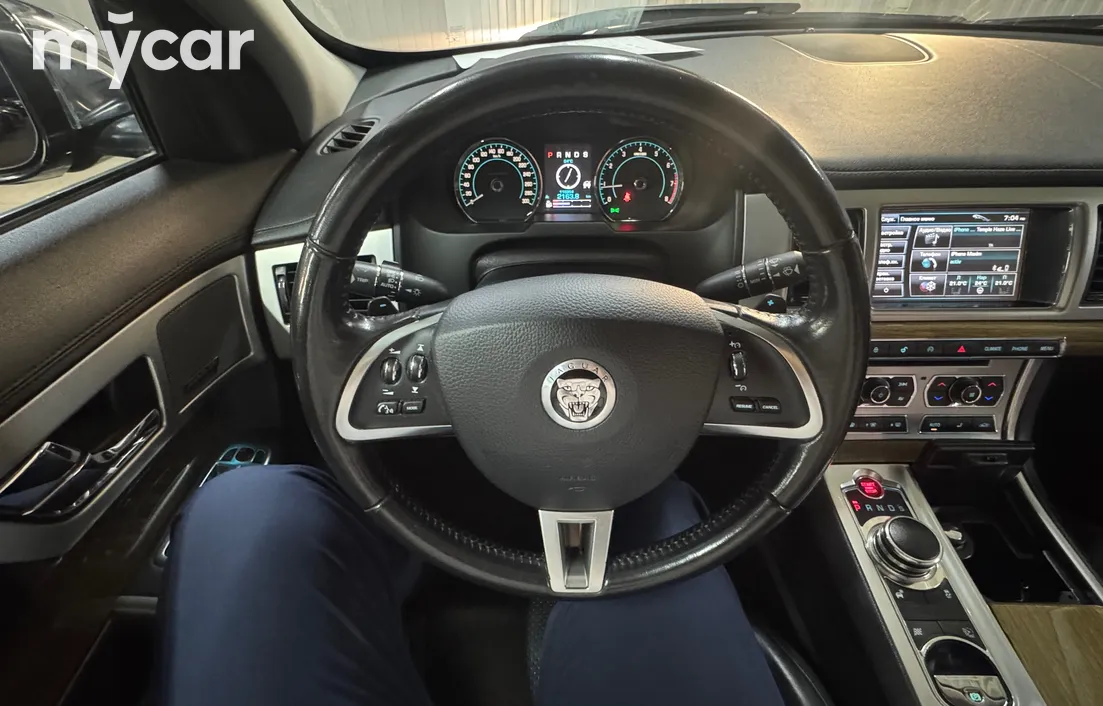 Jaguar XF 2013