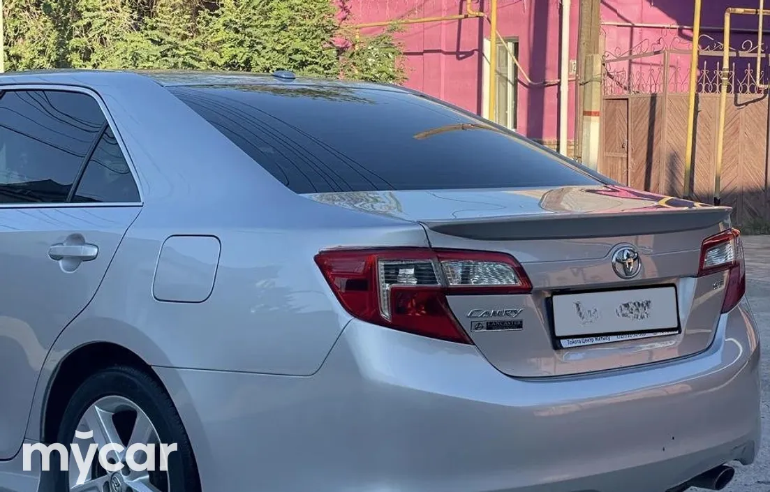 Toyota Camry 2014