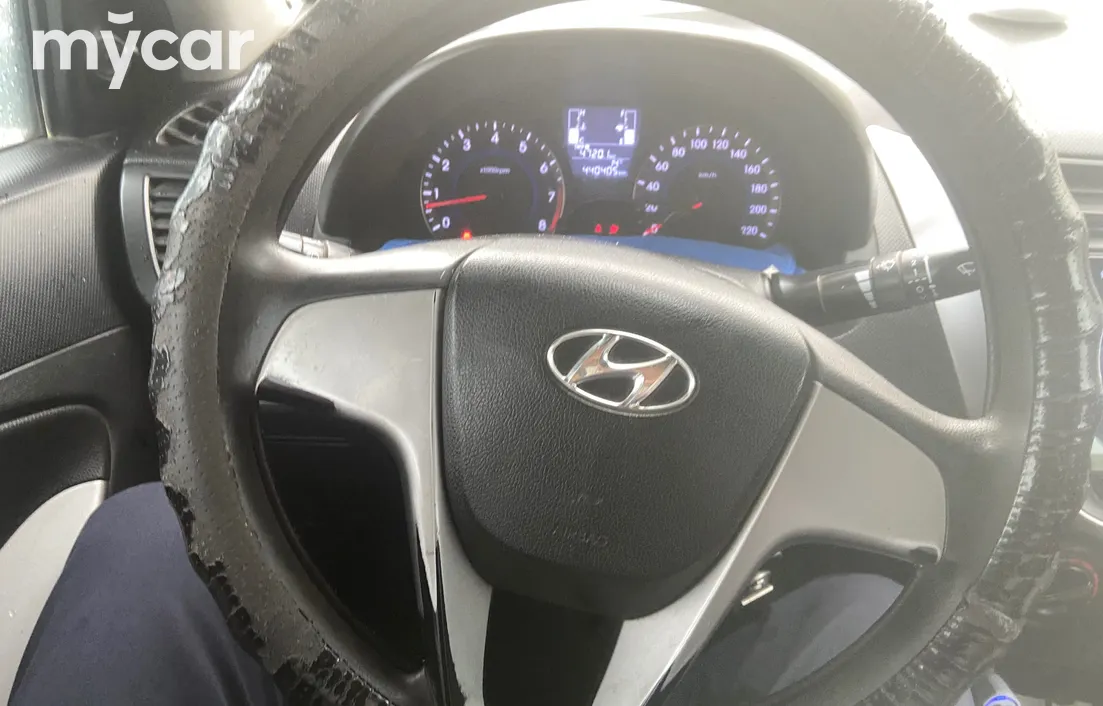 Hyundai Accent 2014