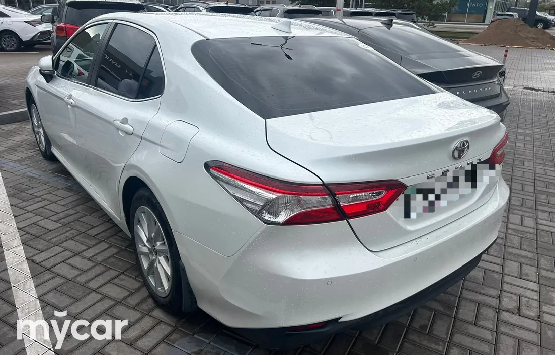 Toyota Camry 2021