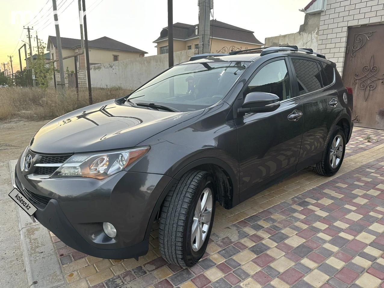 Toyota RAV4 2015