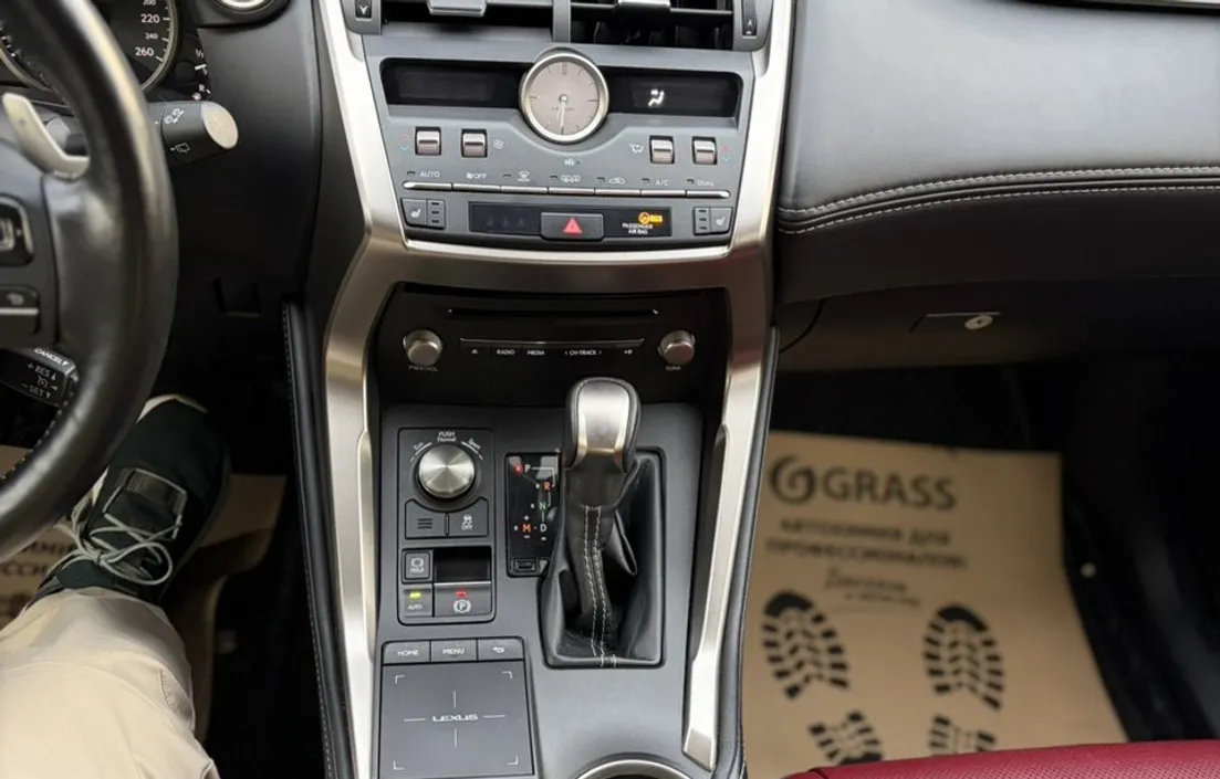 Lexus NX 2021