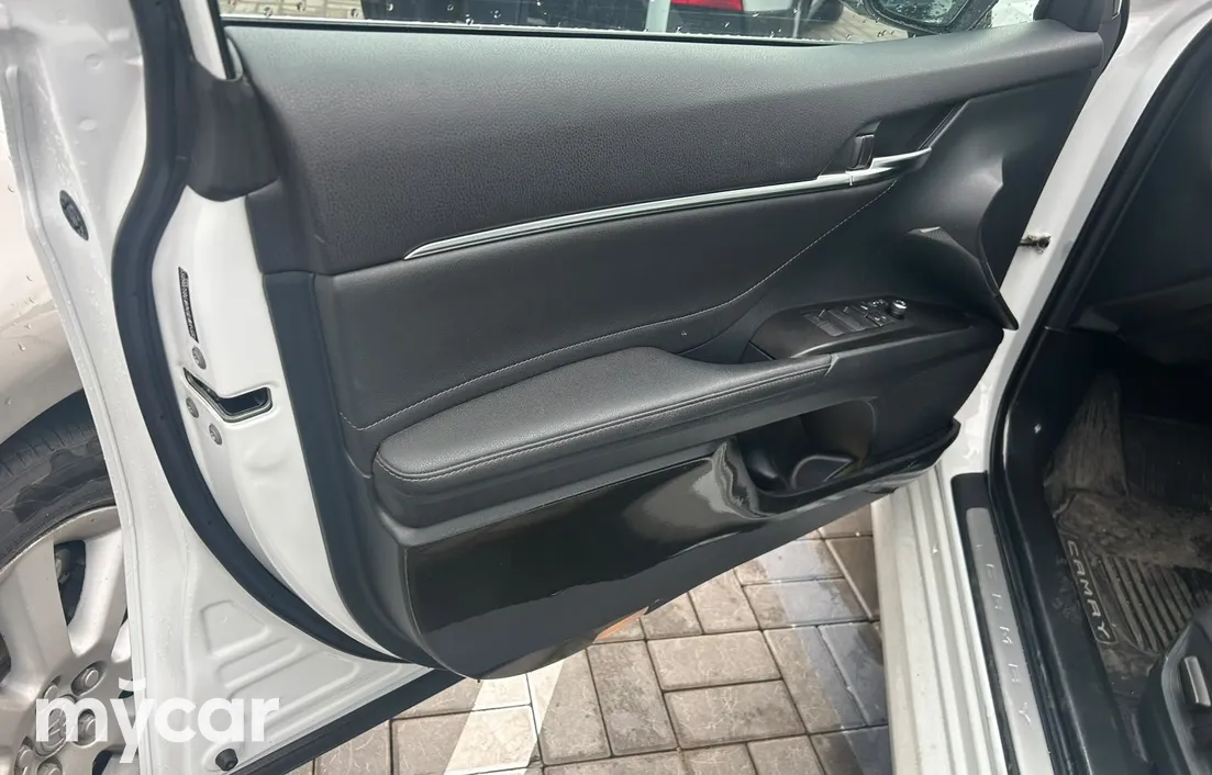 Toyota Camry 2021
