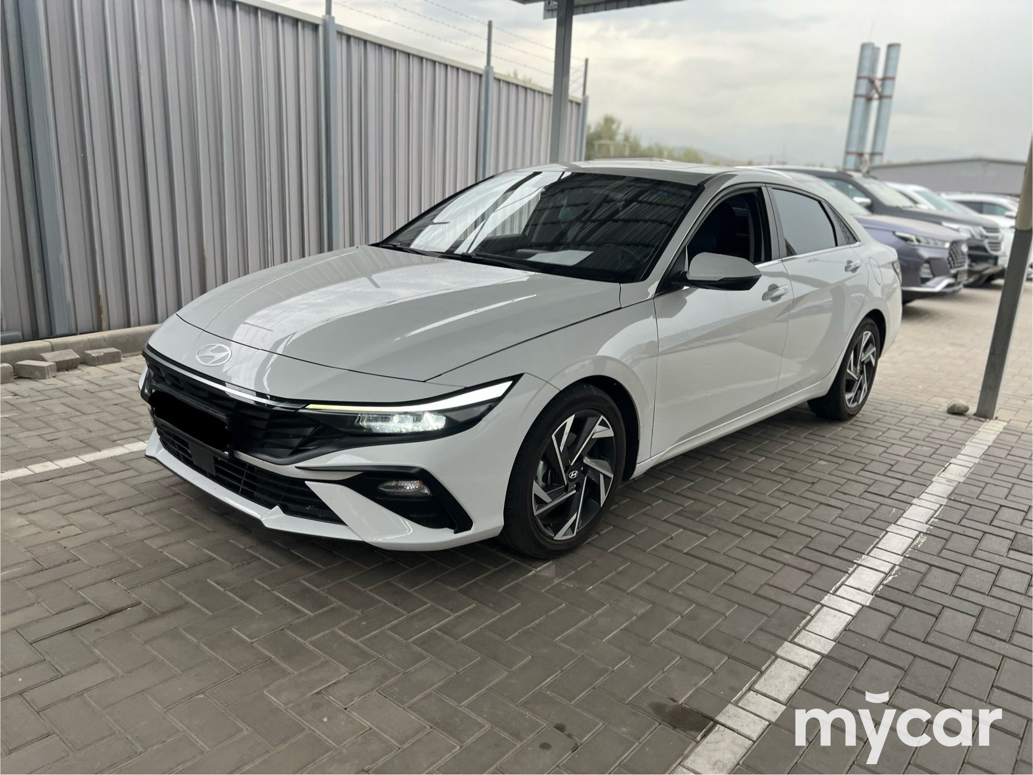 Hyundai Elantra 2023