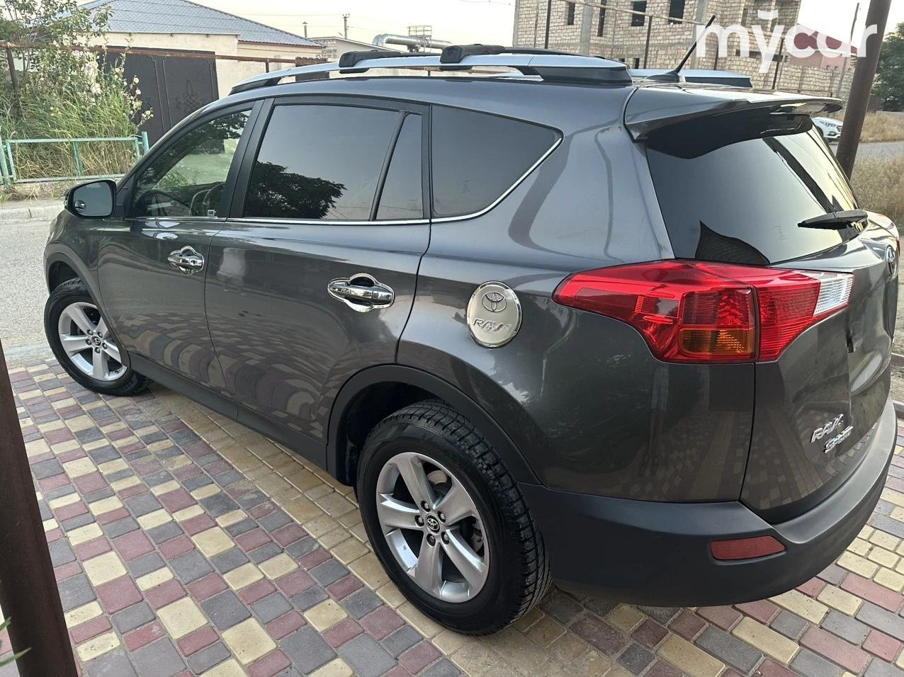 Toyota RAV4 2015