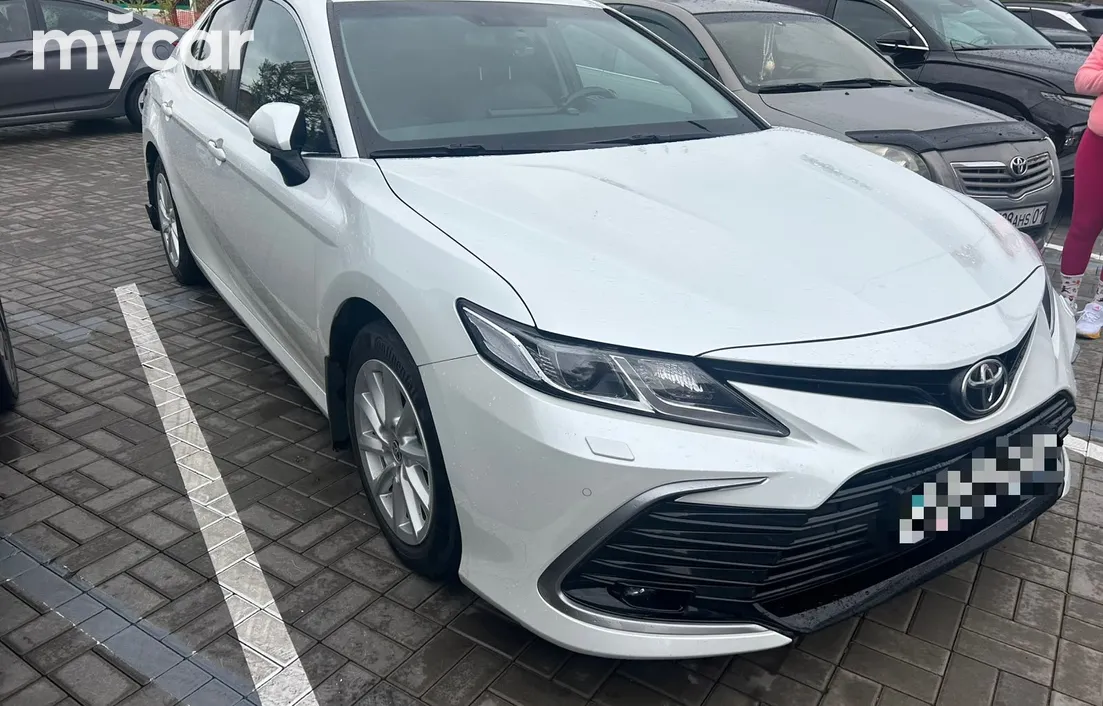 Toyota Camry 2021