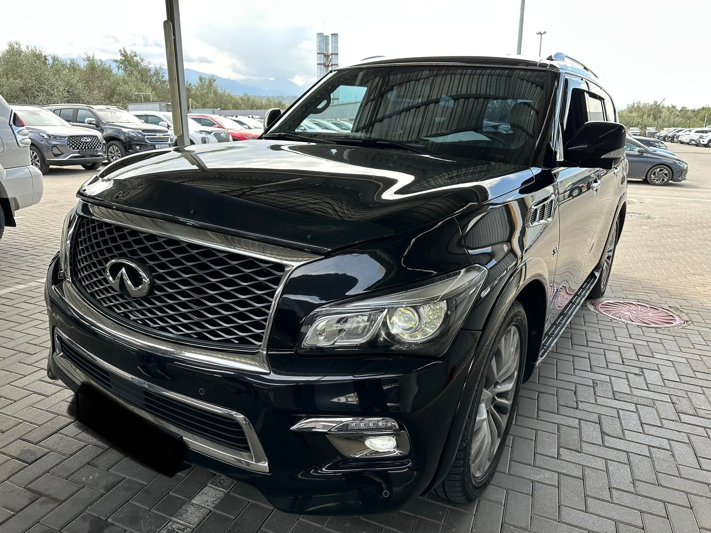 Infiniti QX80 2014