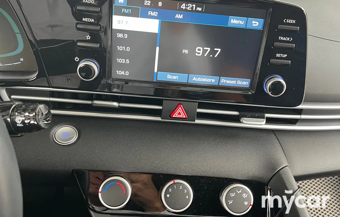 Hyundai Elantra 2023