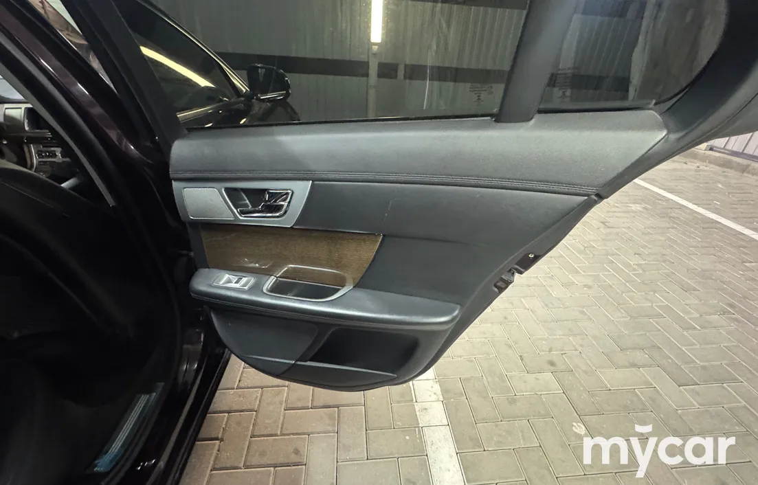 Jaguar XF 2013