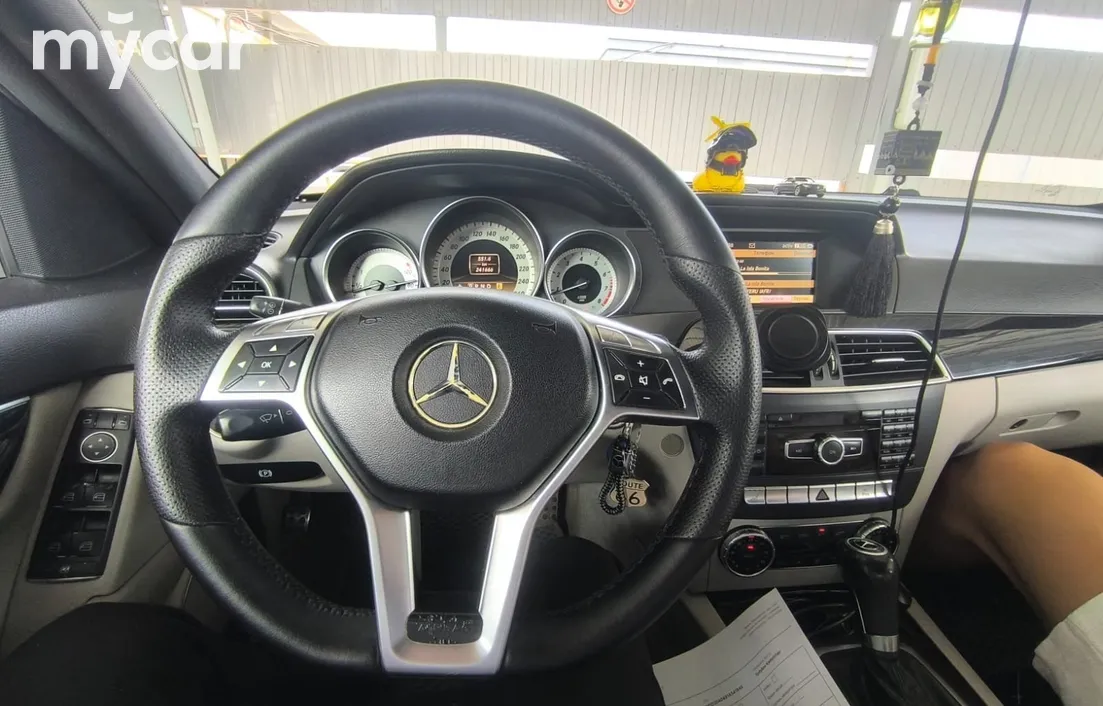 Mercedes-Benz C-Класс 2011