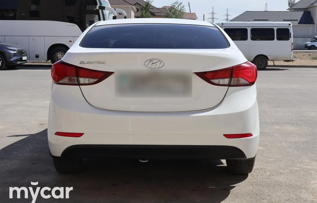 Hyundai Elantra 2015