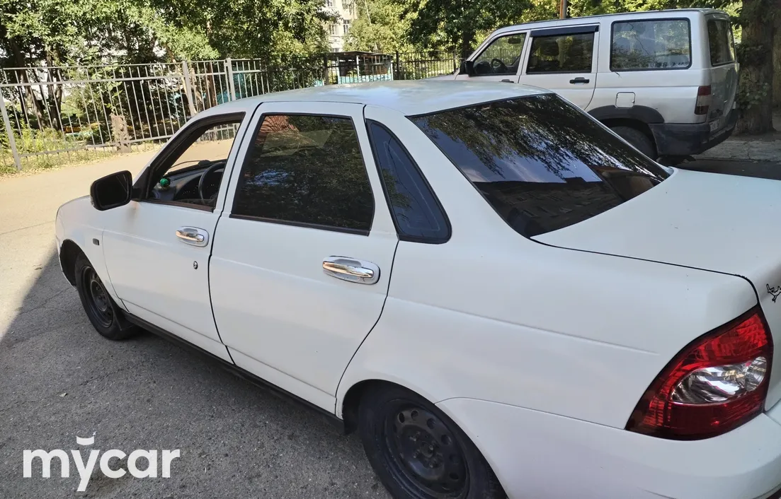 LADA Priora 2011