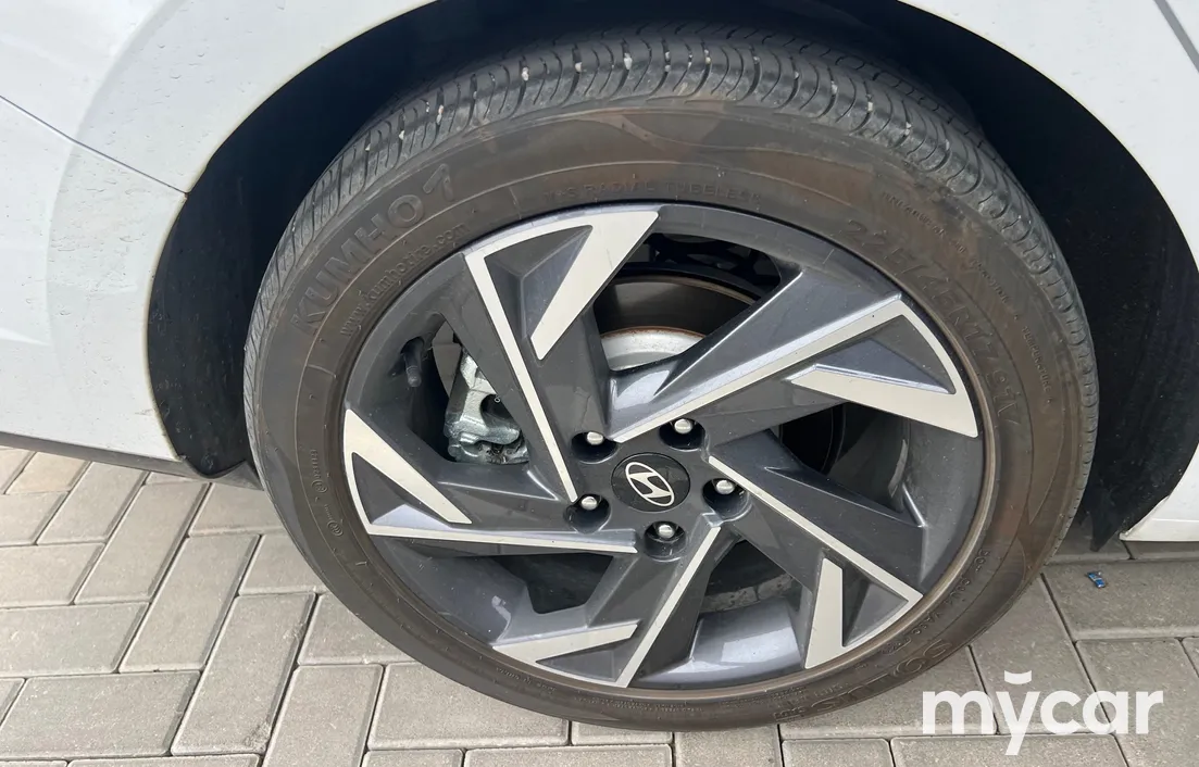 Hyundai Elantra 2023