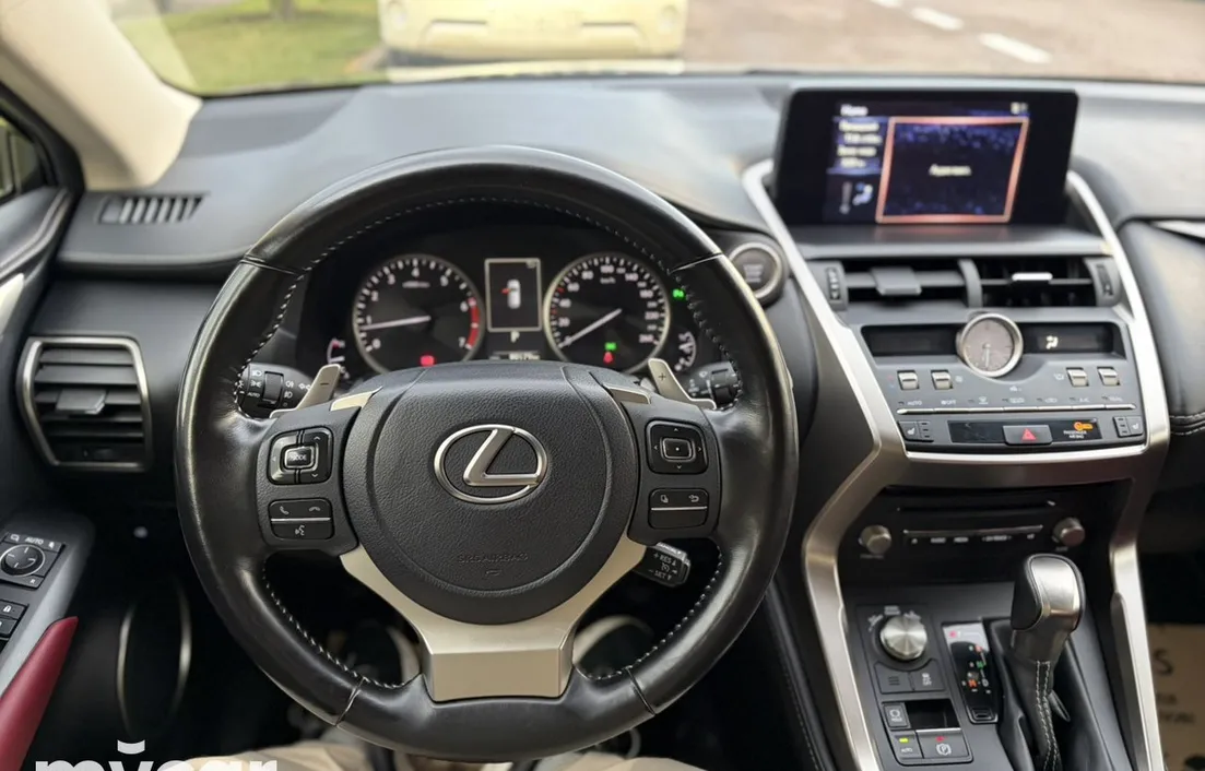 Lexus NX 2021