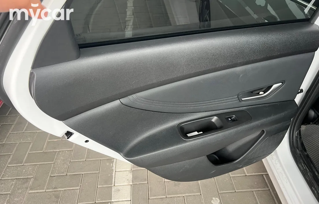 Hyundai Elantra 2023