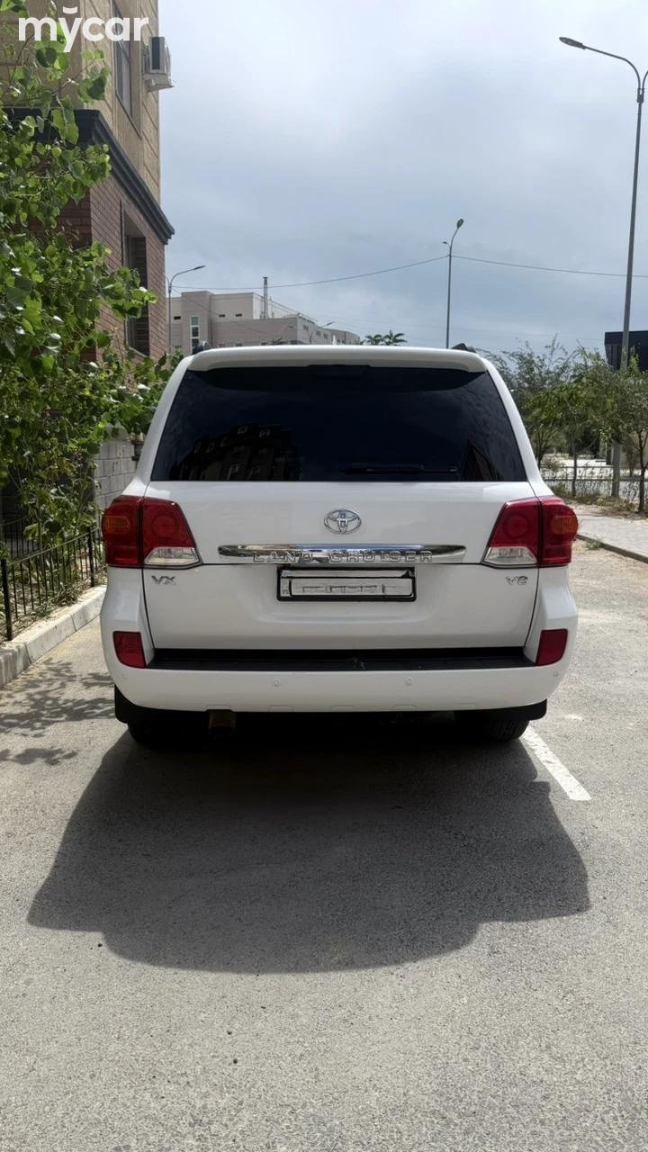 Toyota Land Cruiser 2012