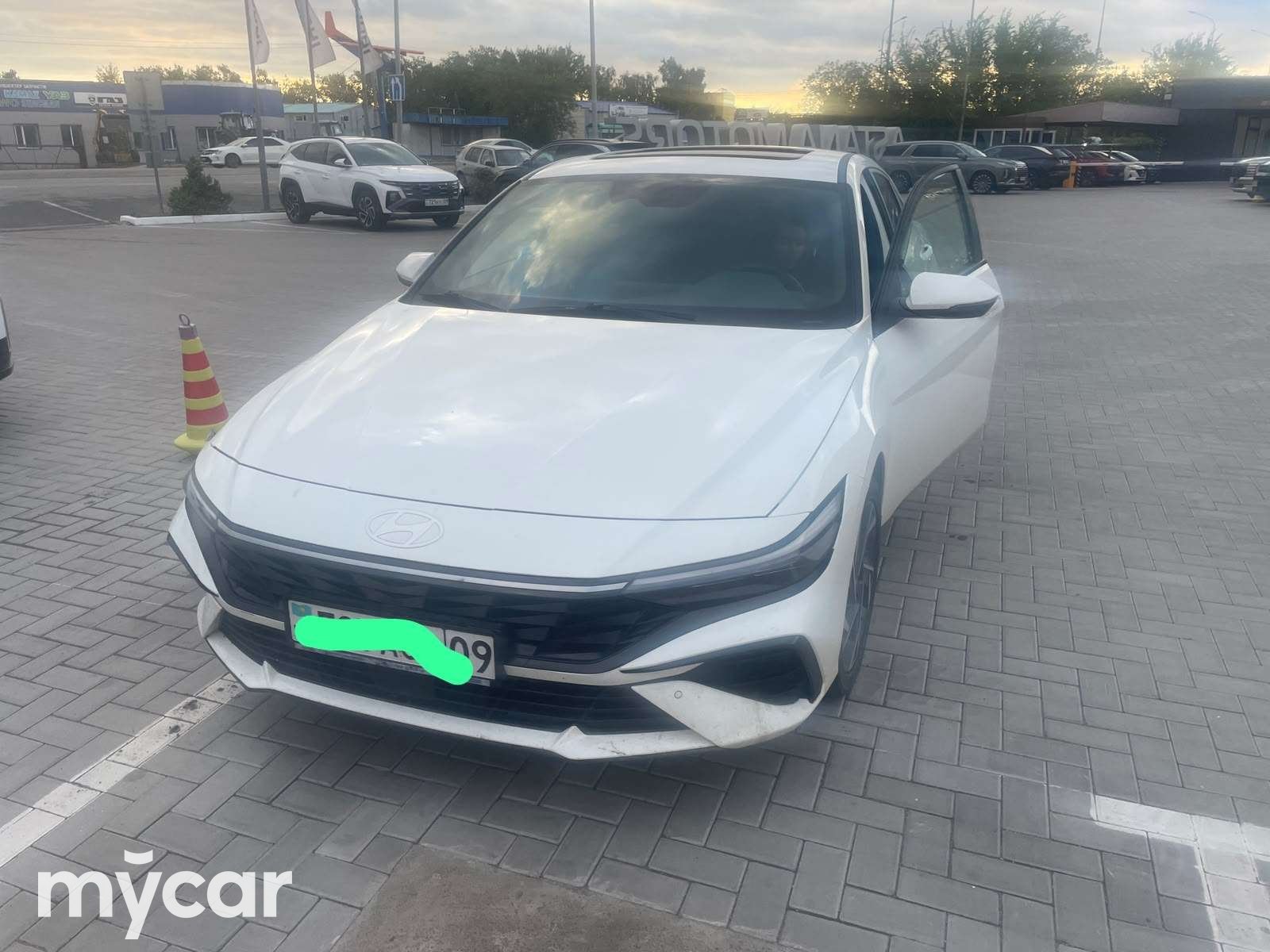 Hyundai Elantra 2024
