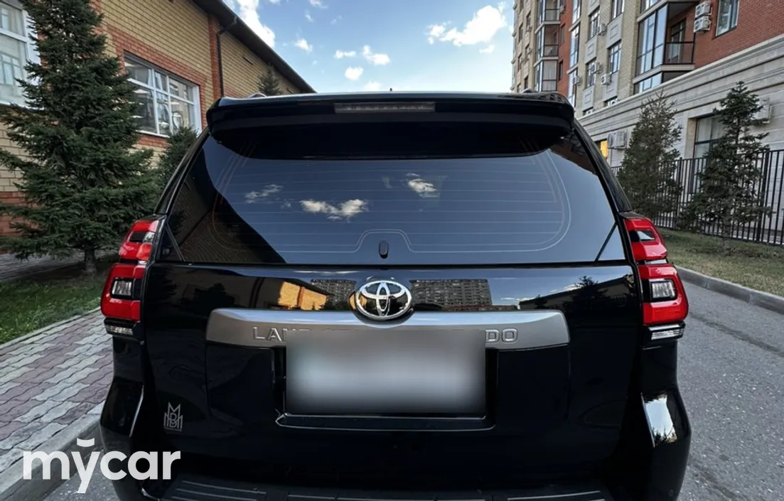 Toyota Land Cruiser Prado 2023