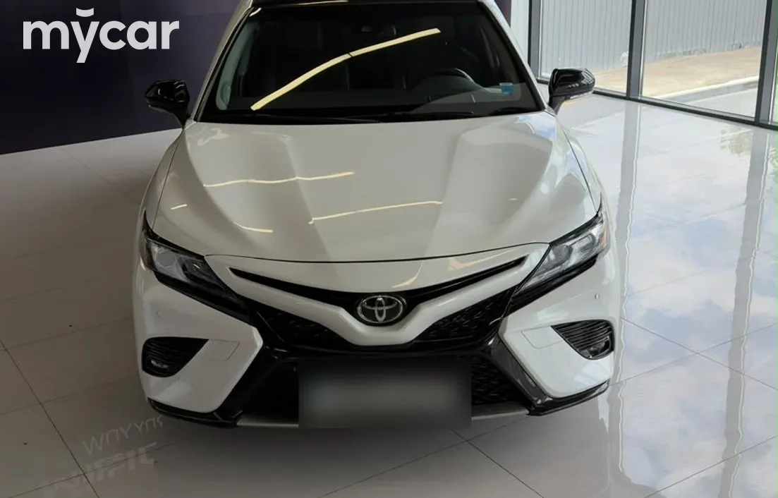 Toyota Camry 2019