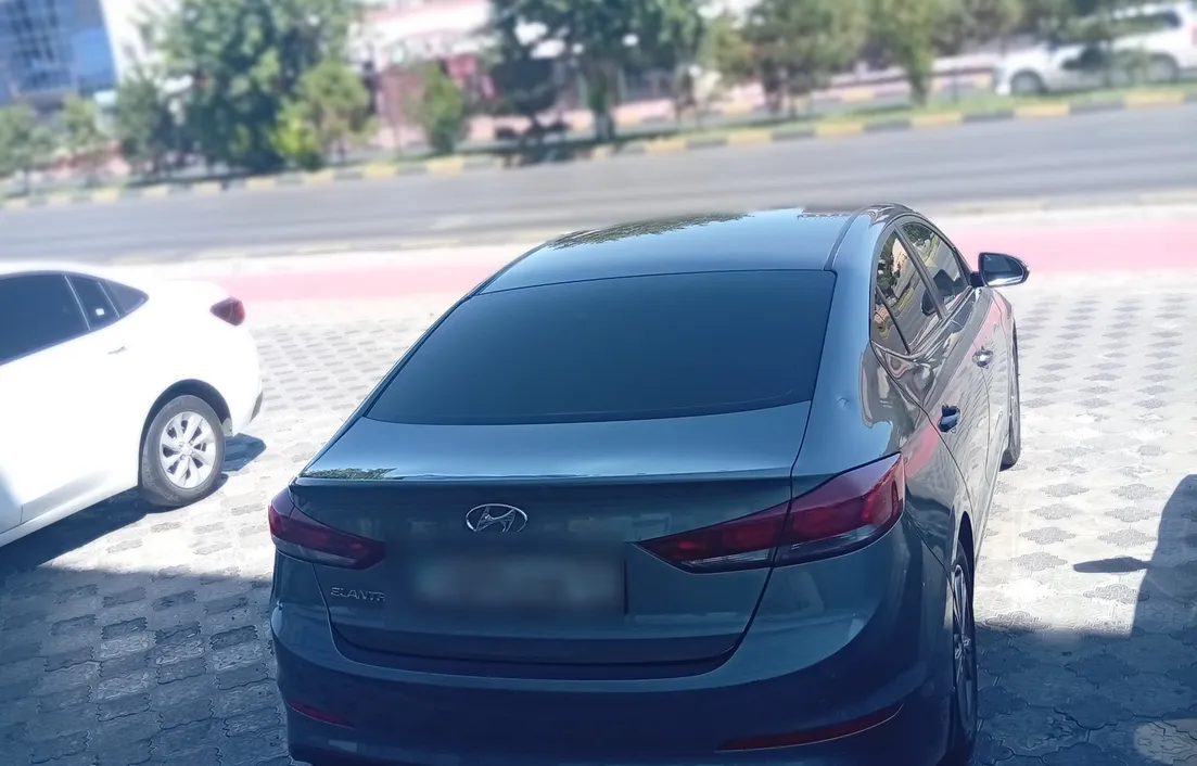 Hyundai Elantra 2018