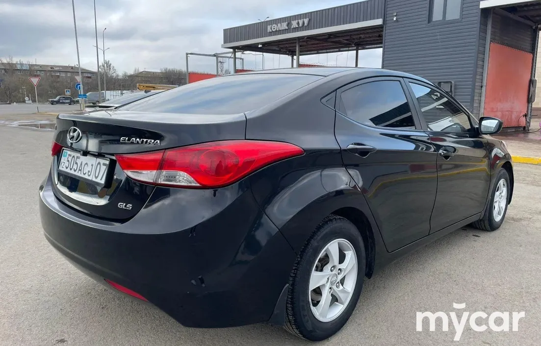 Hyundai Elantra 2013
