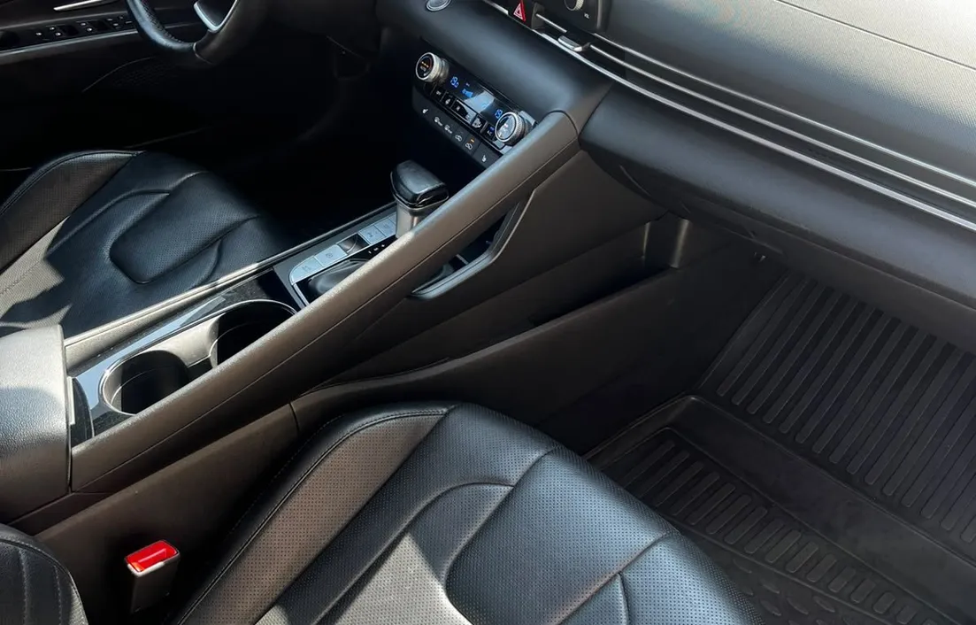 Hyundai Elantra 2023