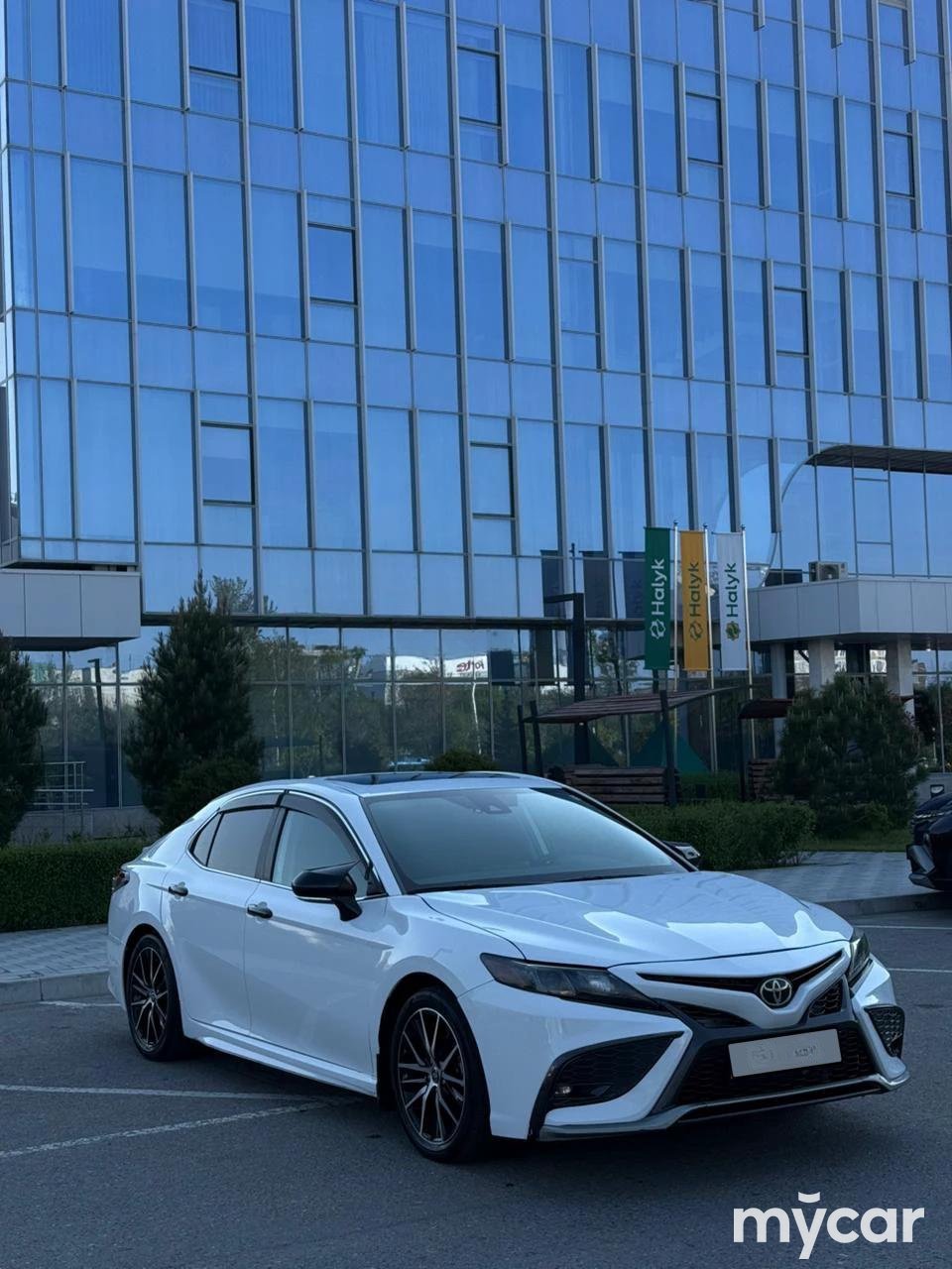 Toyota Camry 2021
