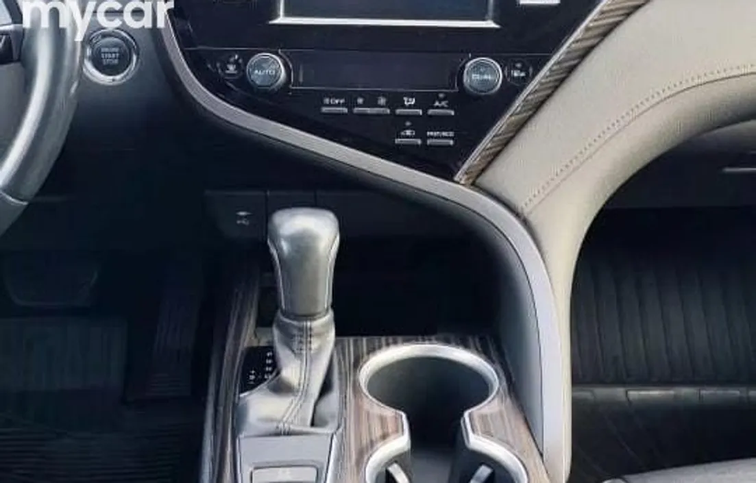Toyota Camry 2019