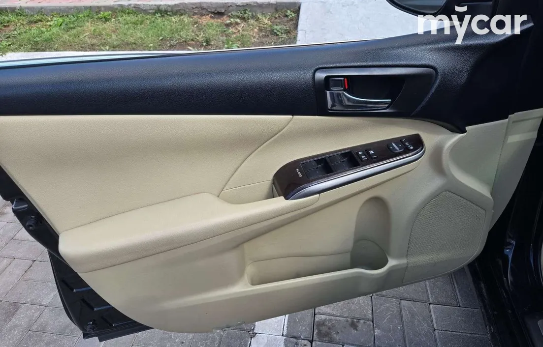 Toyota Camry 2015