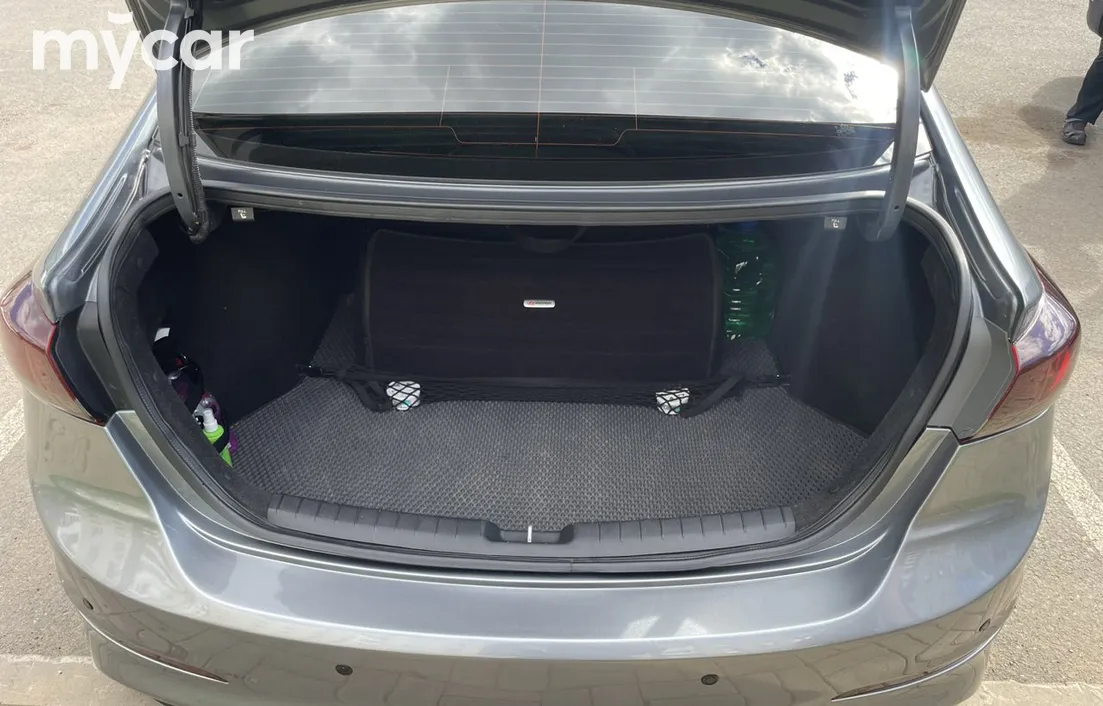 Hyundai Elantra 2018