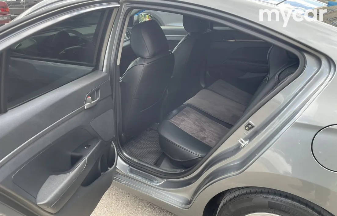 Hyundai Elantra 2018