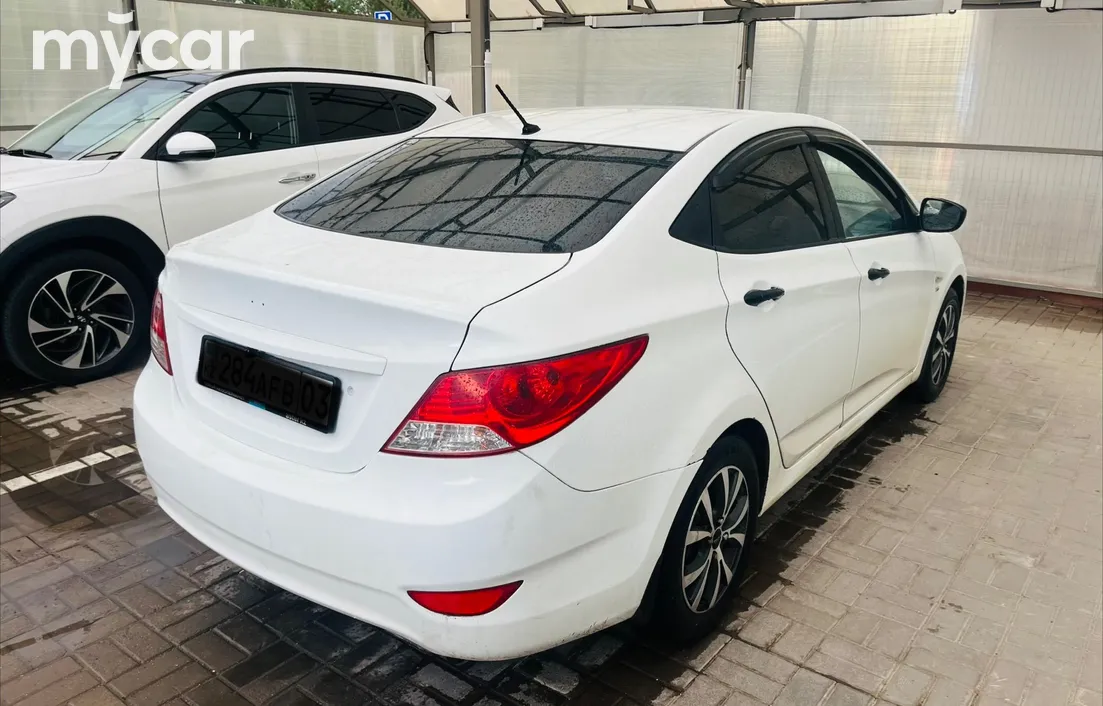 Hyundai Accent 2014
