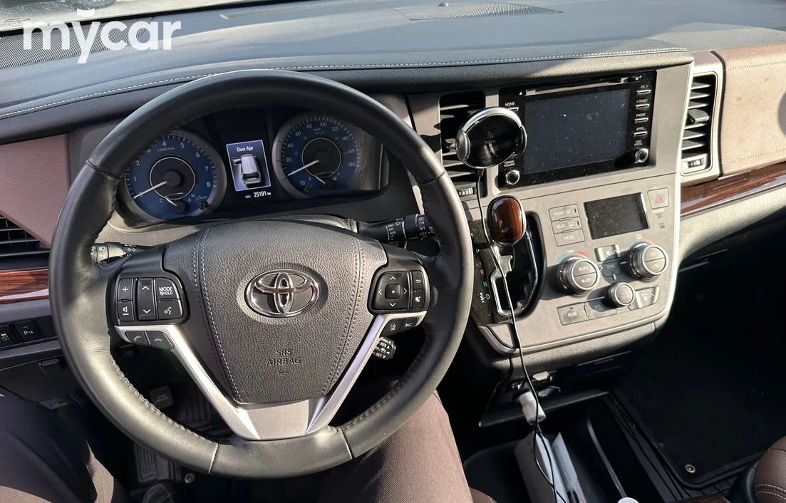 Toyota Sienna 2020