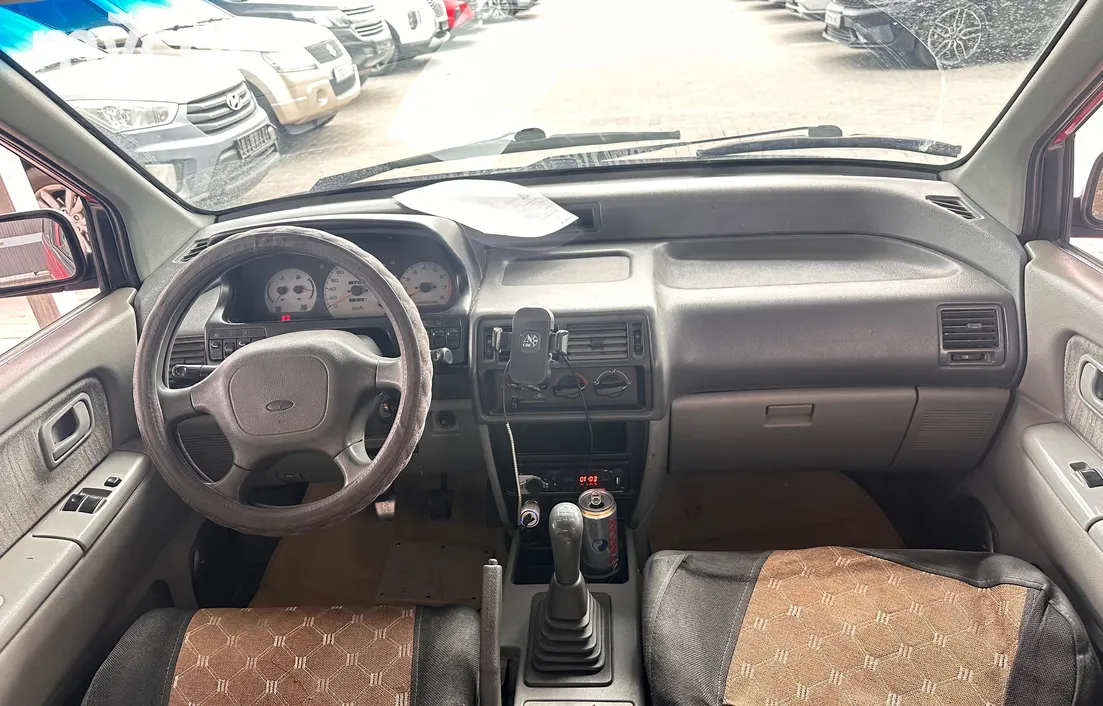 Mitsubishi Space Runner 1995