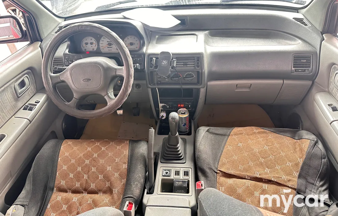 Mitsubishi Space Runner 1995