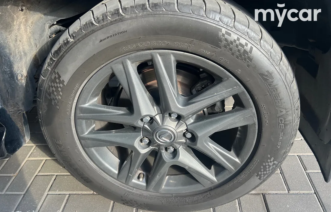 Lexus LX 2012