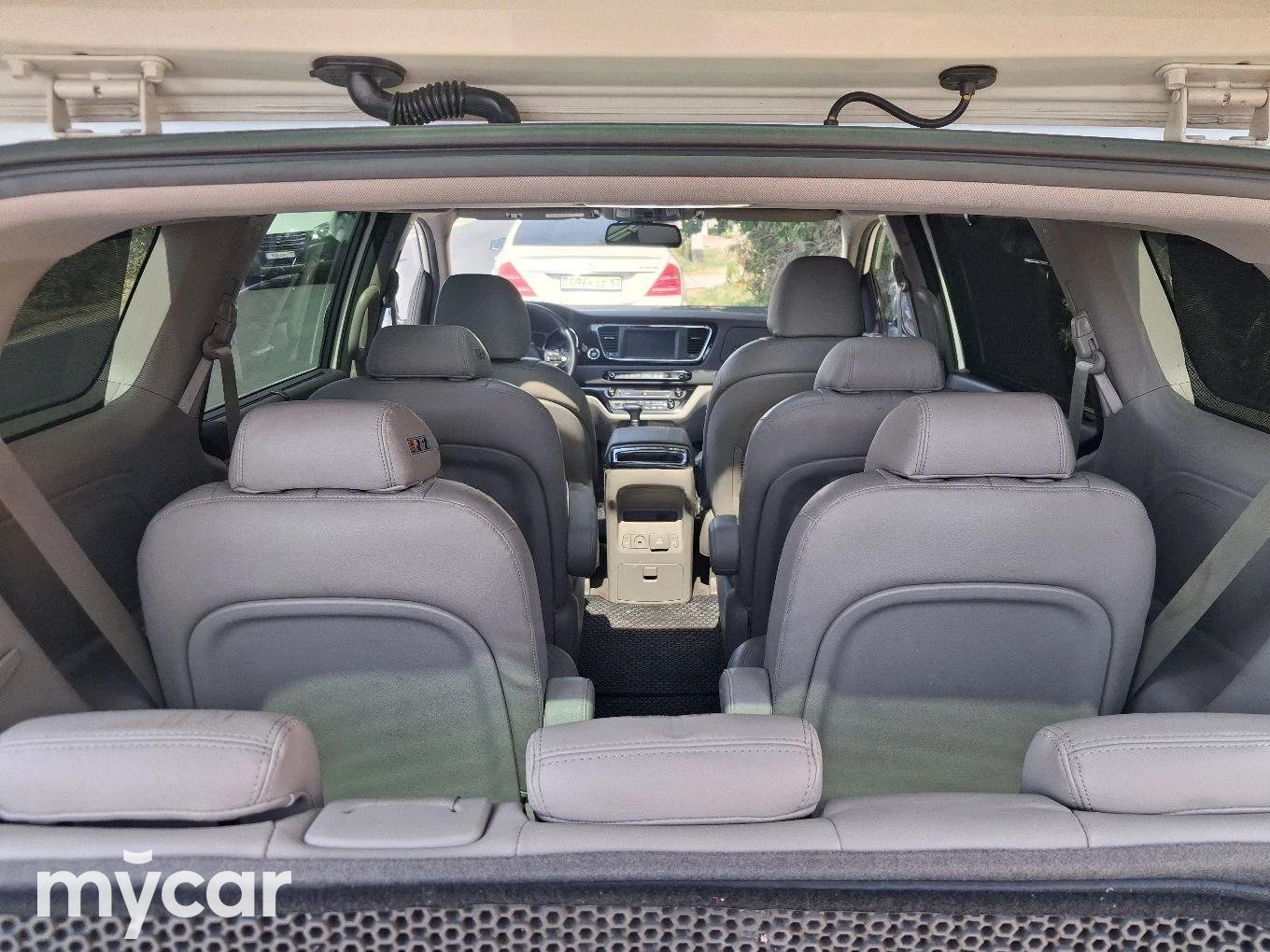Kia Carnival 2016