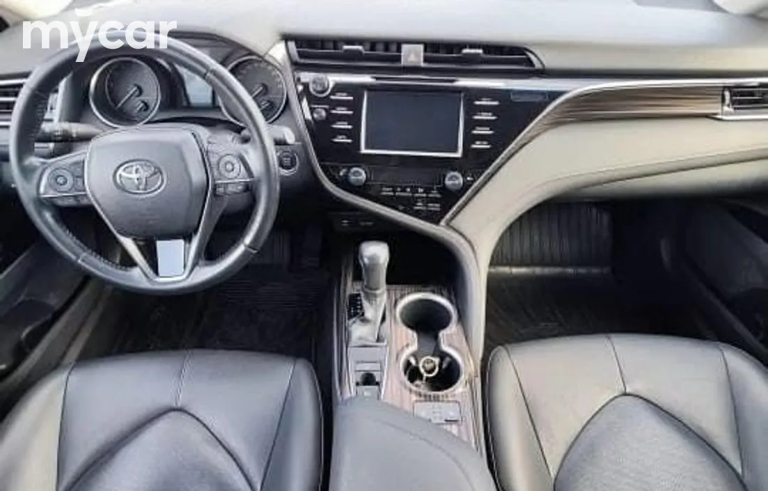 Toyota Camry 2019