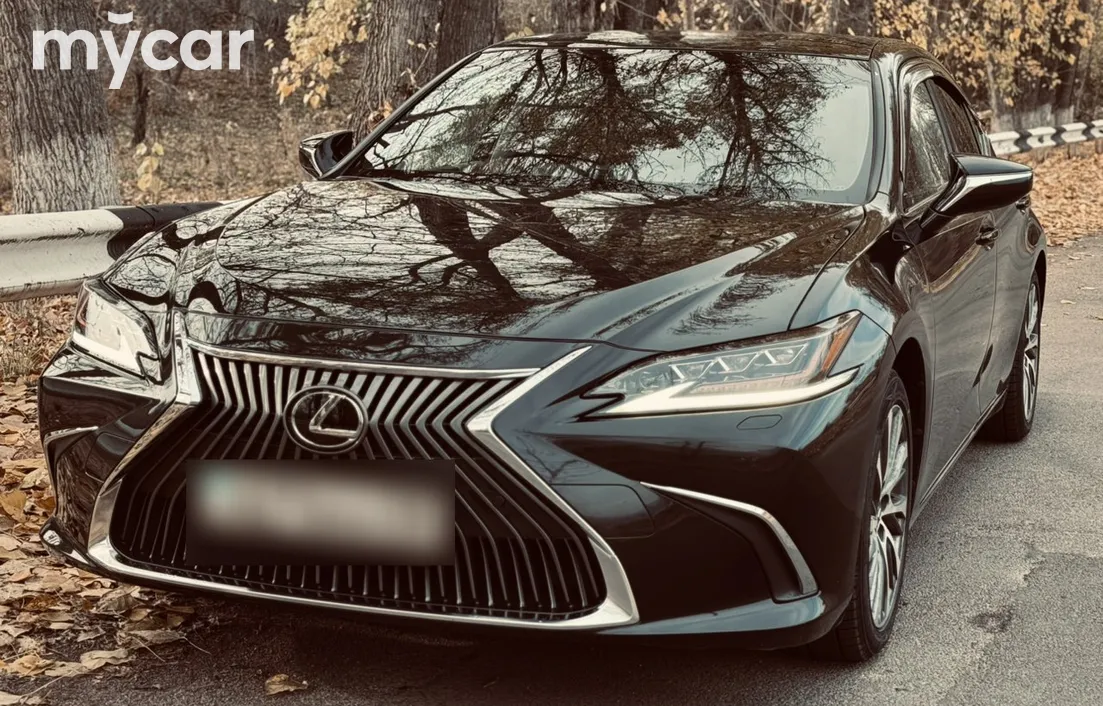 Lexus ES 2020