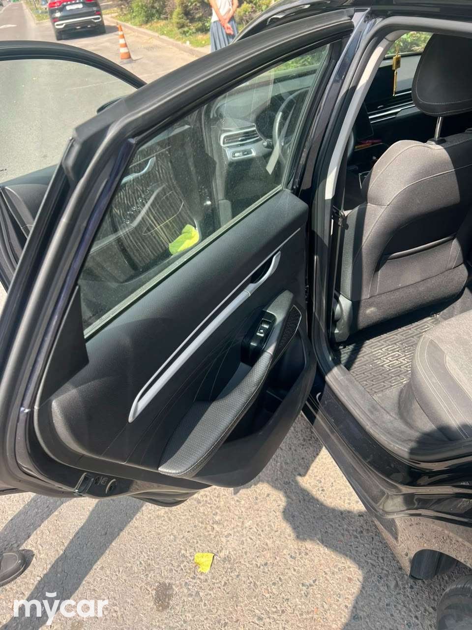 Geely Emgrand 2024
