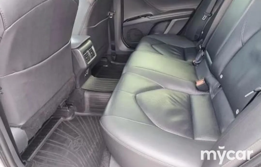 Toyota Camry 2019