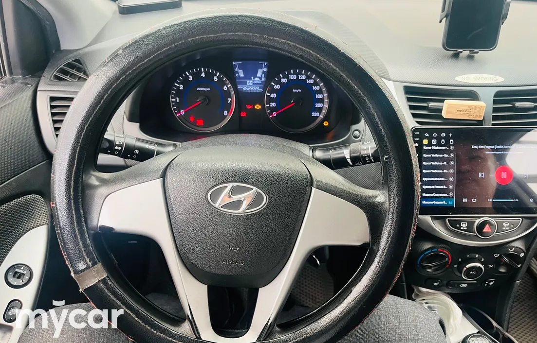 Hyundai Accent 2014