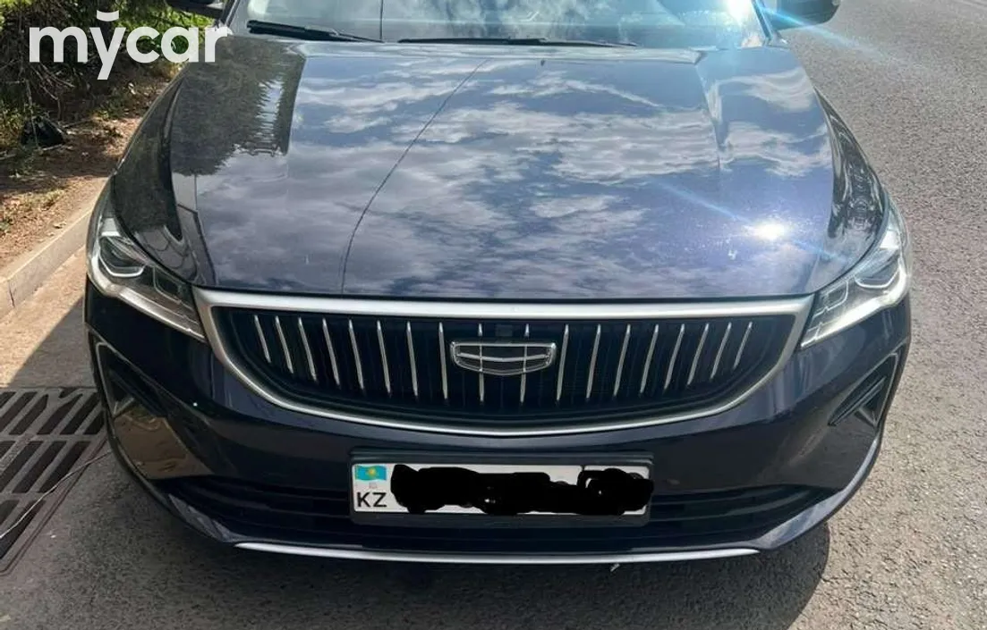 Geely Emgrand 2024